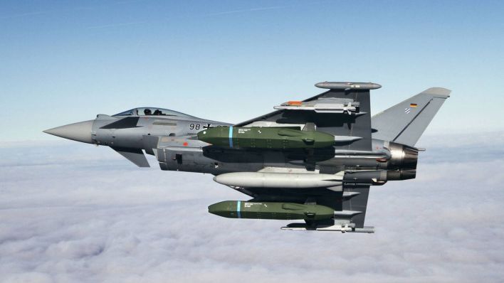 Taurus-Marschflugkörper an einem Eurofighter der Bundeswehr