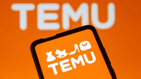 Das Logo der App "Temu" auf einem Smartphone © IMAGO/Aviation-Stock