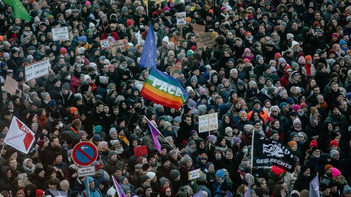 Protest in Hamburg gegen Rechts © IMAGO / Middle East Images / Hami Roshan