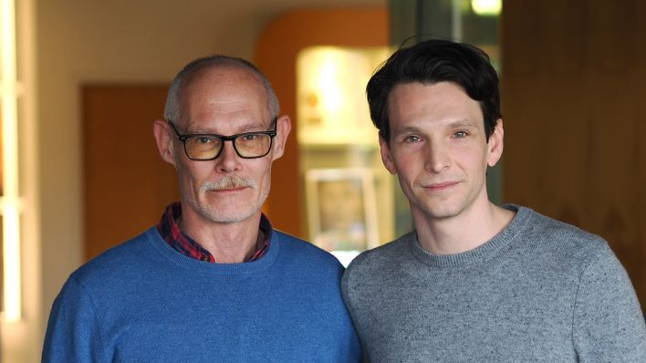 Autor Alexander Pfeuffer und Schauspieler Sabin Tambrea © radioeins/Schuster