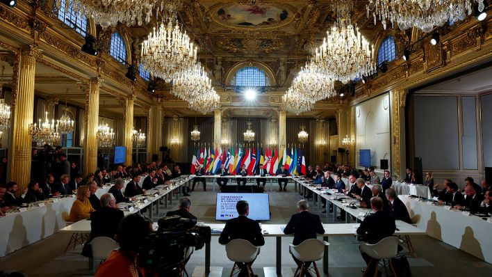 Unterstützer-Konferenz für die Ukraine auf Einladung von Frankreichs Präsident Macron im Elysee-Palast in Paris © Gonzalo Fuentes/RTR/AP/dpa