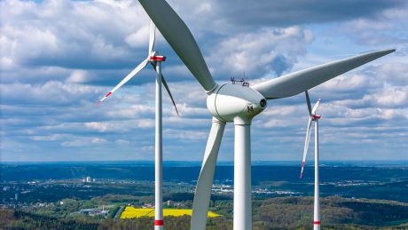 Windräder © IMAGO / Jochen Tack