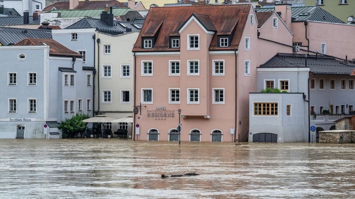 Teile der Altstadt von Passau sind vom Hochwasser der Donau überschwemmt © Armin Weigel/dpa