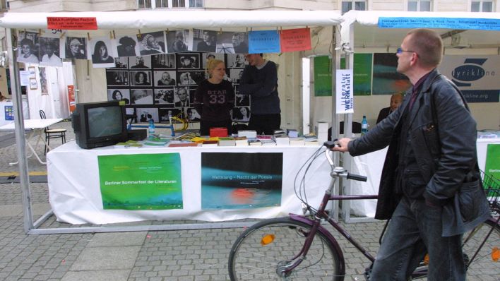 Bücherfest auf den Bebelplatz © IMAGO / gezett