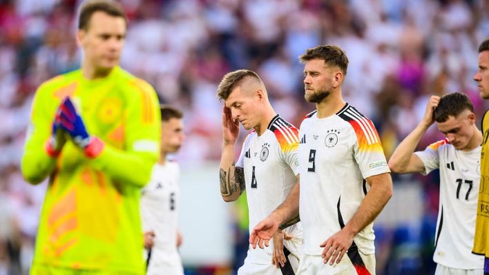 Deutschlands Torhüter Manuel Neuer (l-r), Joshua Kimmich, Toni Kroos, Niclas Füllkrug und Florian Wirtz nach dem Spiel gegen Spanien © Tom Weller/dpa