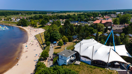 Amphitheater am Senftenberger See © IMAGO / Rainer Weisflog