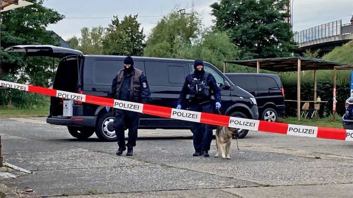 Die Polizei führt Durchsuchungen in Fürstenwalde (Oder-Spree) nach dem Verbot des Islamischen Zentrums Fürstenwalde durch © rbb/Tzitschke