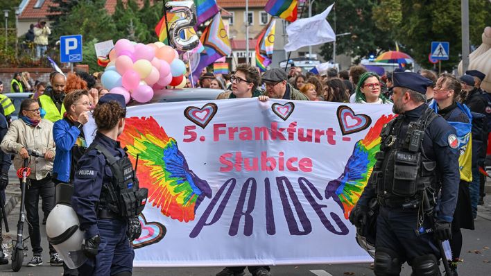 Die deutsch-polnische Pride-Demo in Slubice und Frankfurt (Oder) © Patrick Pleul/dpa