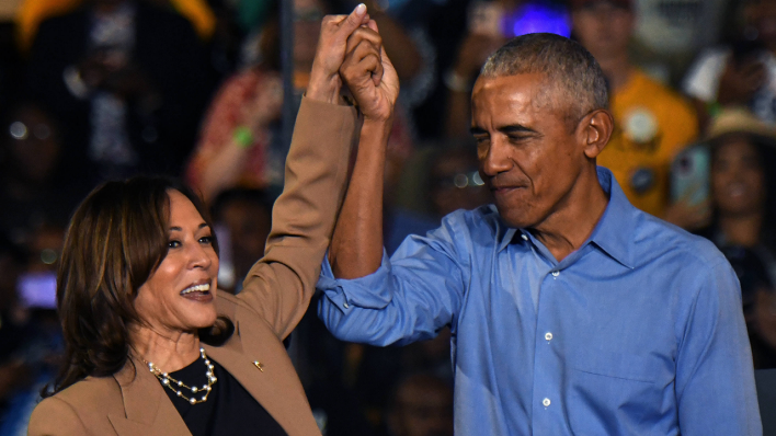 Präsidentschaftskandidatin Kamala Harris und Ex-Präsident Barack Obama bei einer Wahlkampfveranstaltung in Clarkston, Gerogia © IMAGO/ZUMA Press Wire