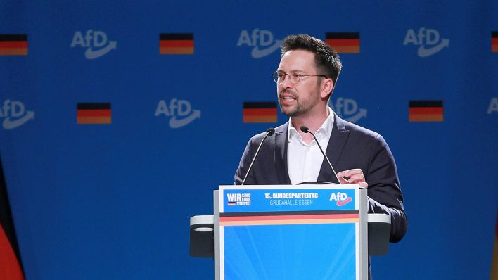 Dennis Hohloch (AfD) © IMAGO / dts Nachrichtenagentur