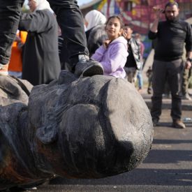 Gestürzte Assad-Statue in Damaskus, Syrien © picture alliance / CTK | Pavel Nemecek