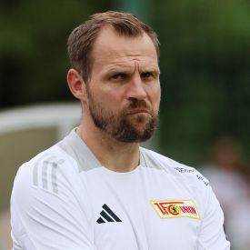 Bo Svensson, ehemaliger Trainer des 1. FC Union Berlin, am Rande eines Testspiels (Archibvild vom 06.07.2024) © imago images/Picture Point LE