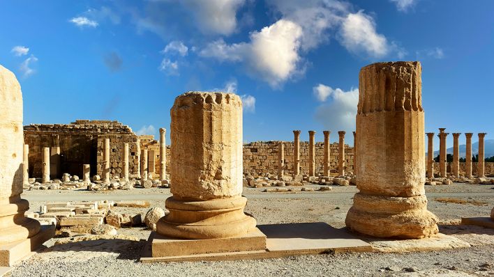 Vom IS teilweise zerstörte Kulturstaette Palmyra in Syrien (Aufnahme von 2021) © IMAGO / Zoonar