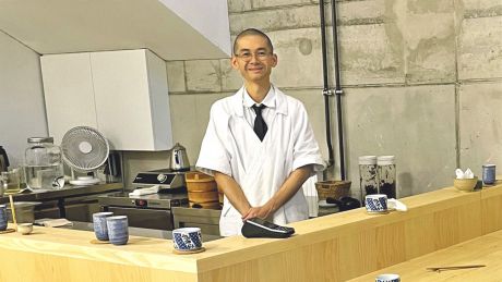 Sushi-Meister Daisuke in seinem Restaurant Otsuka am Nordbahnhof © Eva Maria Hilker