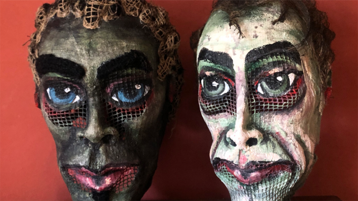 Synchrontheater mit Masken © Johanna Maria Burkhart